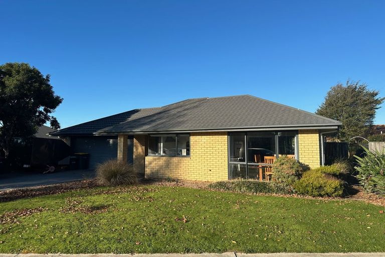 Photo of property in 18 Richard Seddon Drive, Northwood, Christchurch, 8051