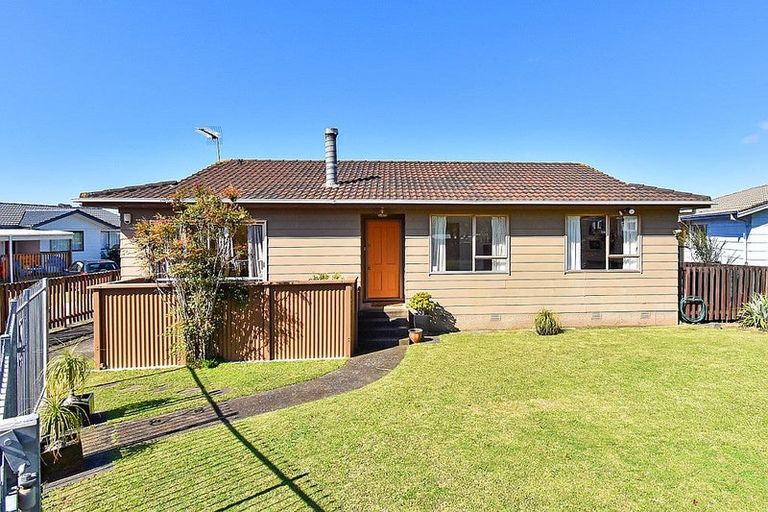 Photo of property in 55 Catkin Crescent, Papatoetoe, Auckland, 2025