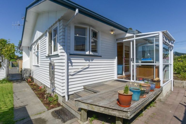 Photo of property in 79 Church Road, Taradale, Napier, 4112