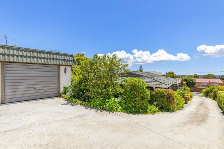Photo of property in 101 Colwill Road, Massey, Auckland, 0614