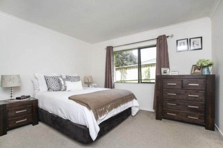 Photo of property in 5 Jadewynn Drive, Massey, Auckland, 0614