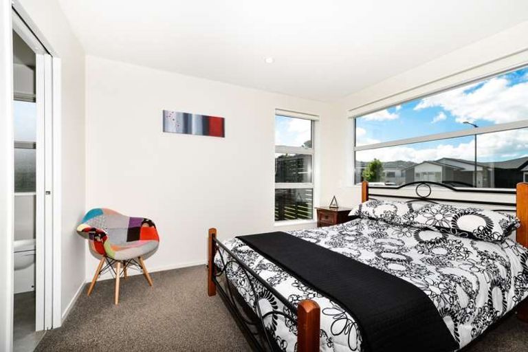Photo of property in 12 Bellamont Street, Kumeu, 0810
