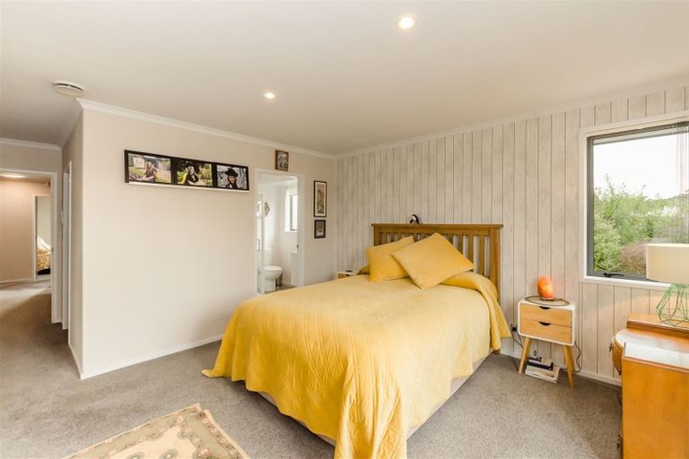 Photo of property in 14 Pearson Place, Paraparaumu, 5032