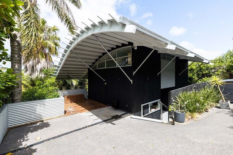 Photo of property in 50a Colonial Road, Birkenhead, Auckland, 0626