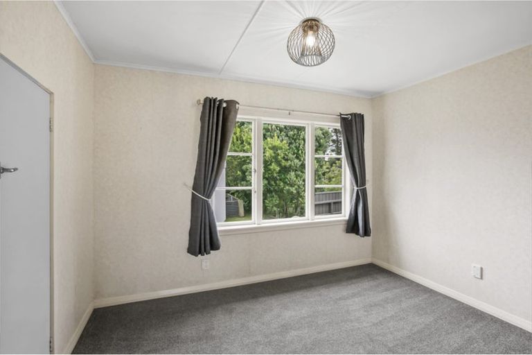 Photo of property in 280 Huatoki Street, Upper Vogeltown, New Plymouth, 4310