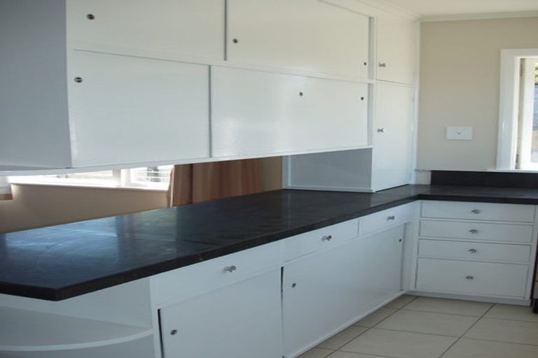 Photo of property in 73 Mills Road, Brooklyn, Wellington, 6021