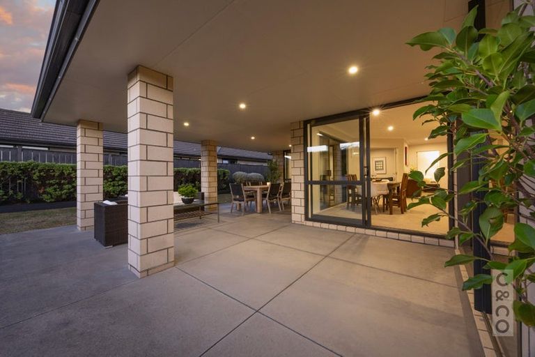 Photo of property in 10 Pohutukawa Parade, Riverhead, 0820