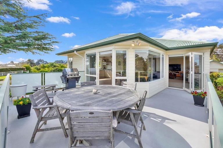 Photo of property in 259 Kaipara Road, Papakura, 2582