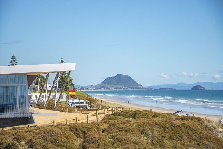 Photo of property in 1 Lennon Way, Papamoa Beach, Papamoa, 3118