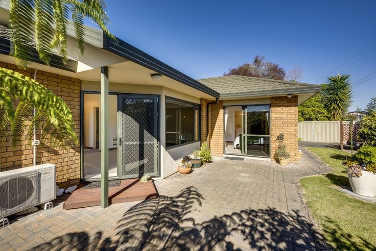 Photo of property in 35 Beaufort Place, Taradale, Napier, 4112
