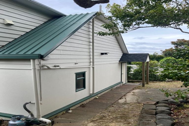 Photo of property in 2/175 East Coast Road, Castor Bay, Auckland, 0620