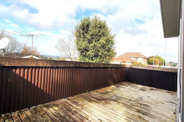 Photo of property in 10 Larne Avenue, Pakuranga Heights, Auckland, 2010