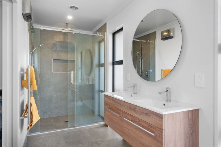 Photo of property in 6 Maleny Lane, Rolleston, 7615