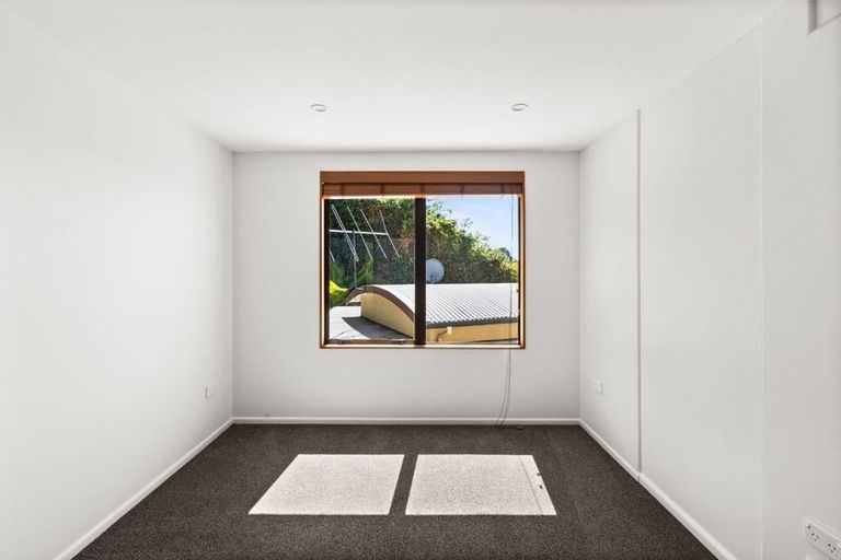 Photo of property in 4 Karaka Road, Bluff Hill, Napier, 4110