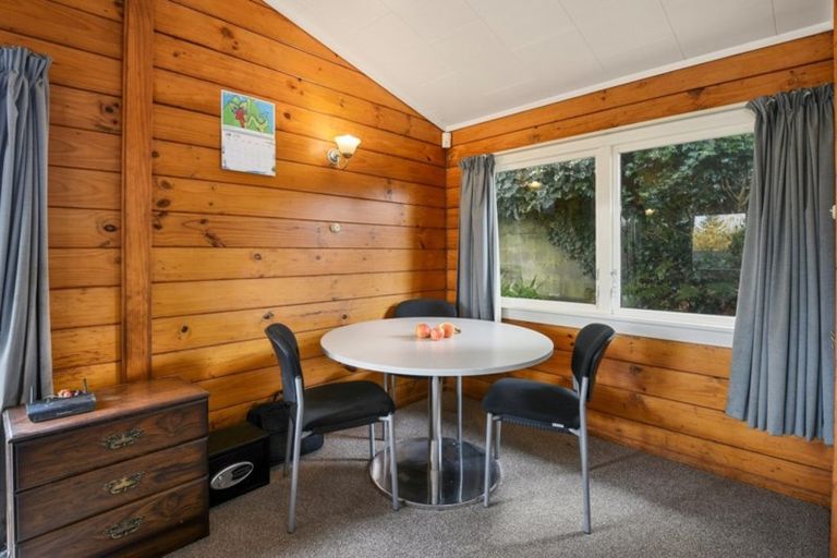 Photo of property in 3 Kemp Road, Massey, Auckland, 0614