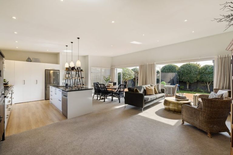 Photo of property in 1/6 Roscoe Street, Saint Martins, Christchurch, 8022