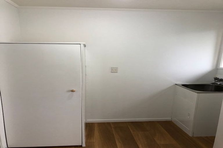 Photo of property in 42 Pisces Road, Glen Eden, Auckland, 0602