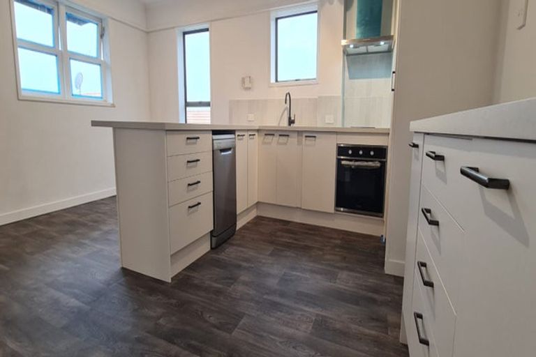 Photo of property in 44 Exmouth Road, Northcote, Auckland, 0627