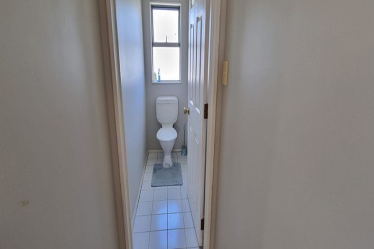 Photo of property in 2/14 Becroft Drive, Forrest Hill, Auckland, 0620