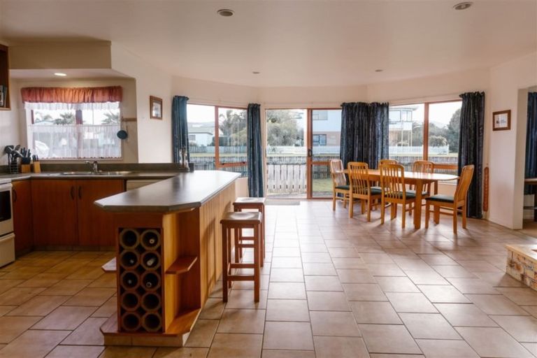 Photo of property in 16 Halligan Road, Whitianga, 3510