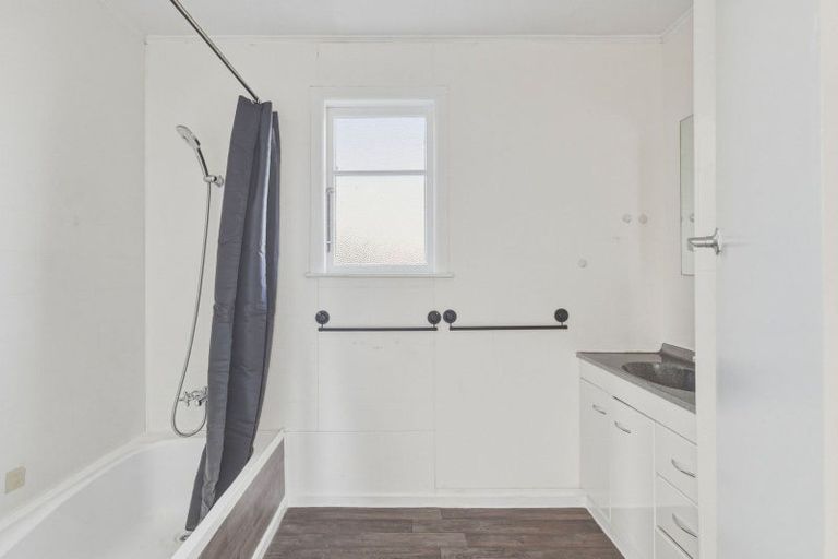 Photo of property in 5 Iwiroa Terrace, Durie Hill, Whanganui, 4500