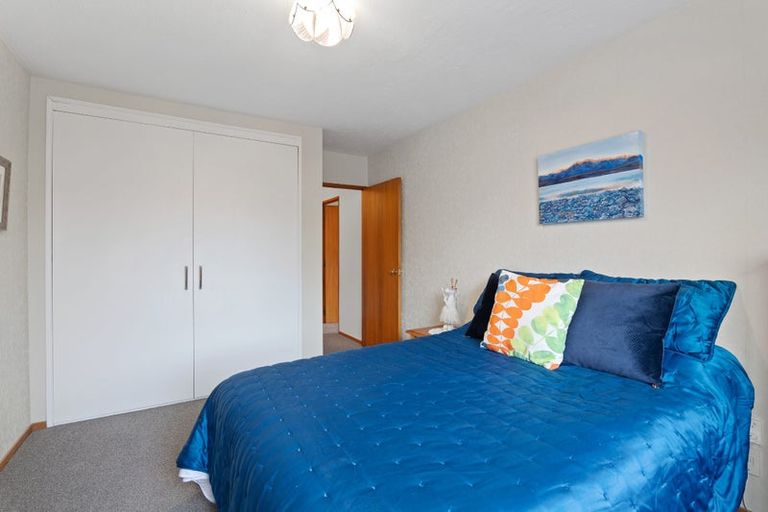 Photo of property in 1/8 Torvill And Dean Lane, Cashmere, Christchurch, 8022