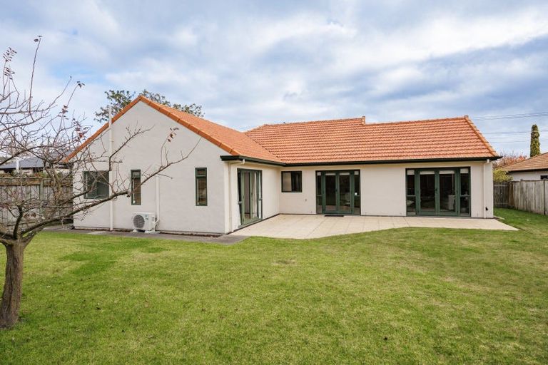 Photo of property in 28 Arataki Road, Havelock North, 4130