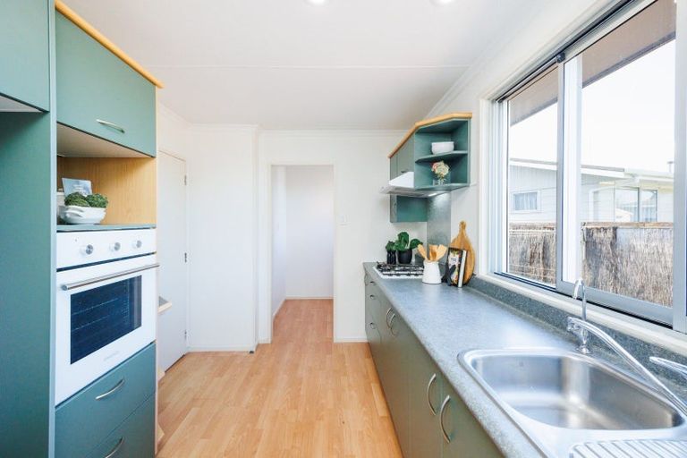 Photo of property in 8 Paradise Place, Milson, Palmerston North, 4414