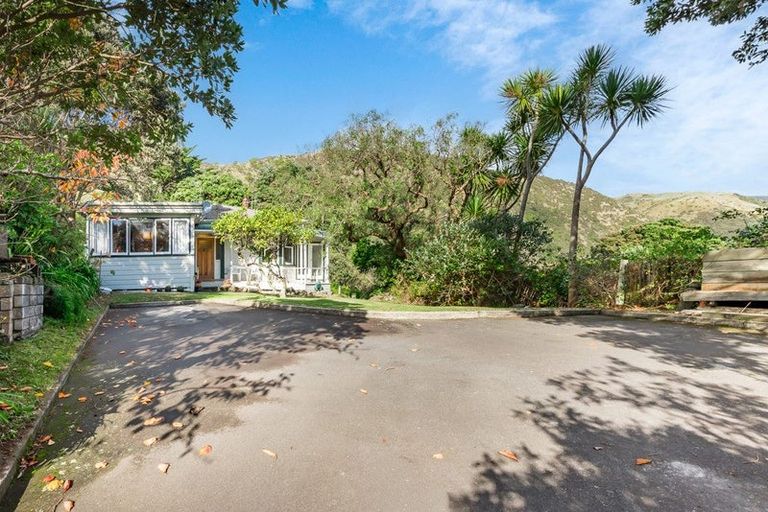 Photo of property in 64 Wellington Road, Paekakariki, 5034