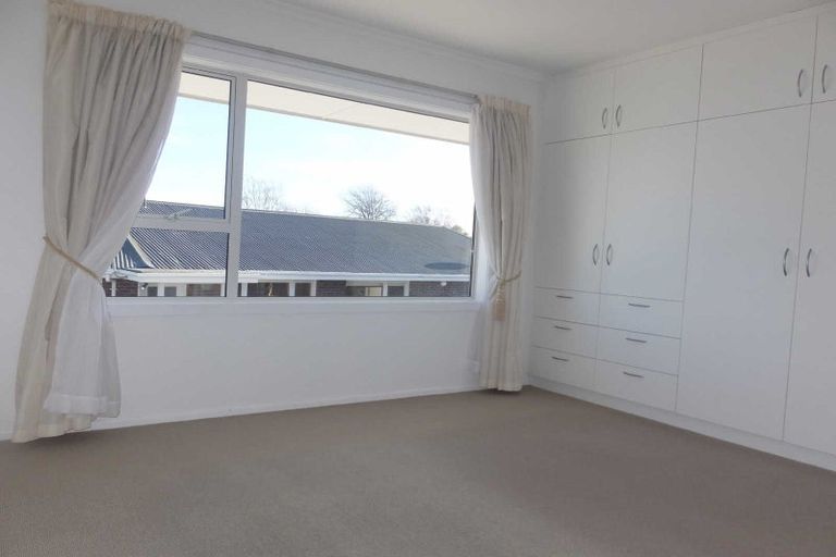 Photo of property in 11 Powell Crescent, Ilam, Christchurch, 8041