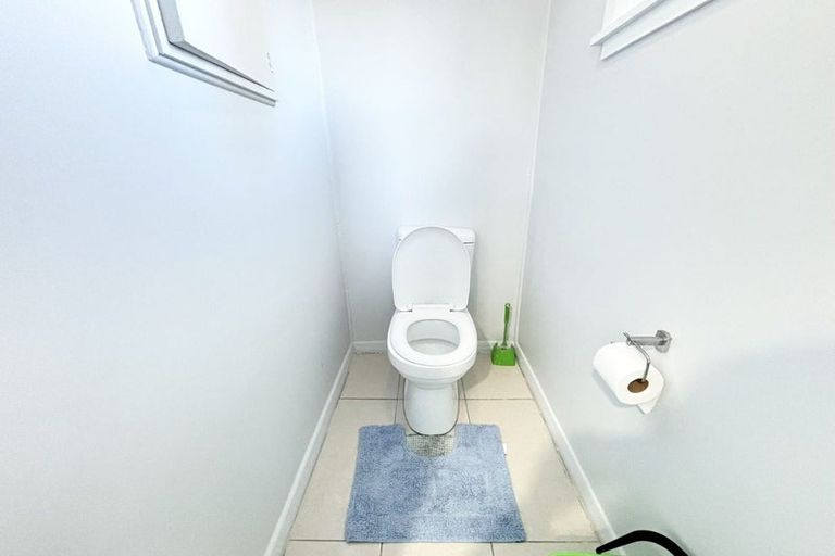 Photo of property in 51 Rua Road, Glen Eden, Auckland, 0602