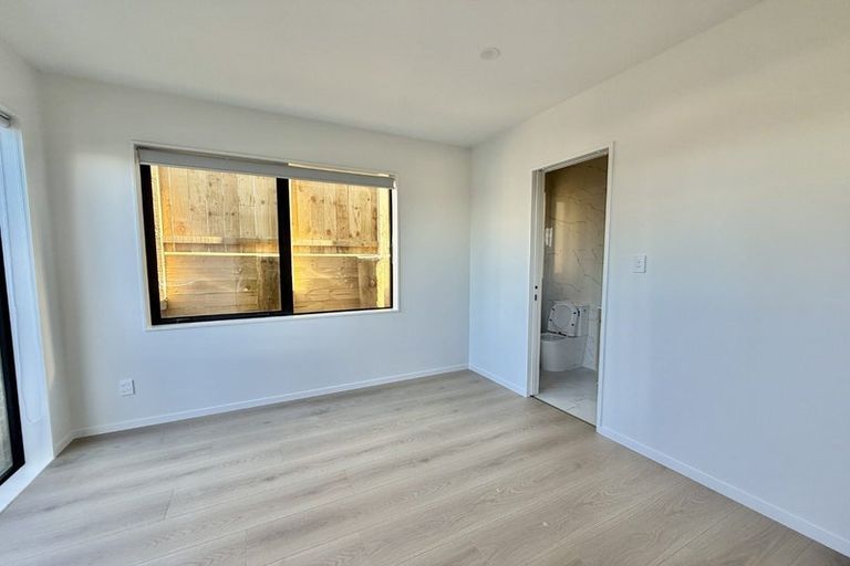 Photo of property in 86c Harrington Road, Henderson, Auckland, 0610