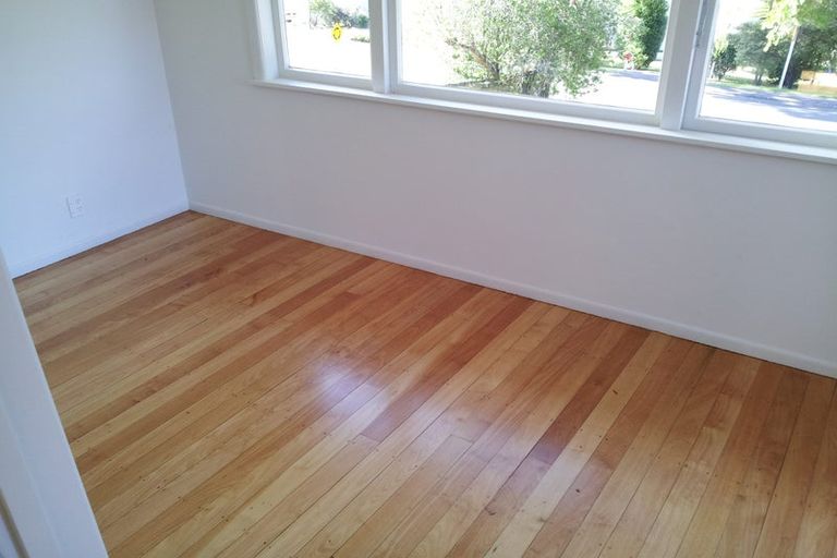 Photo of property in 67 Eskdale Road, Birkdale, Auckland, 0626