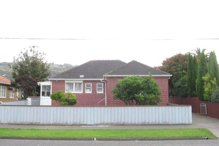 Photo of property in 37 Churton Crescent, Taita, Lower Hutt, 5011