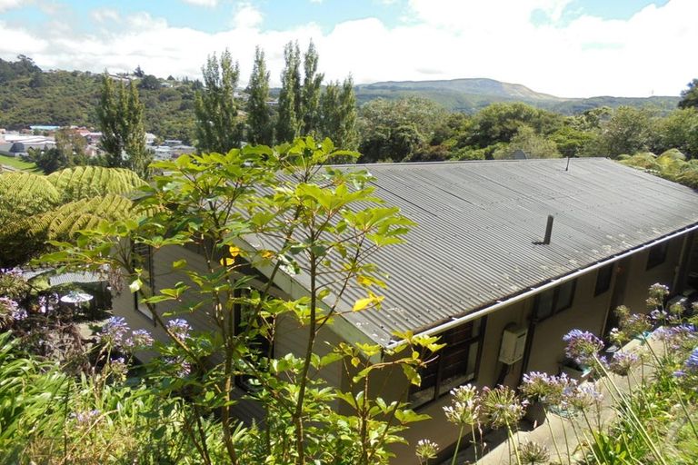Photo of property in 32 John Street, Stokes Valley, Lower Hutt, 5019