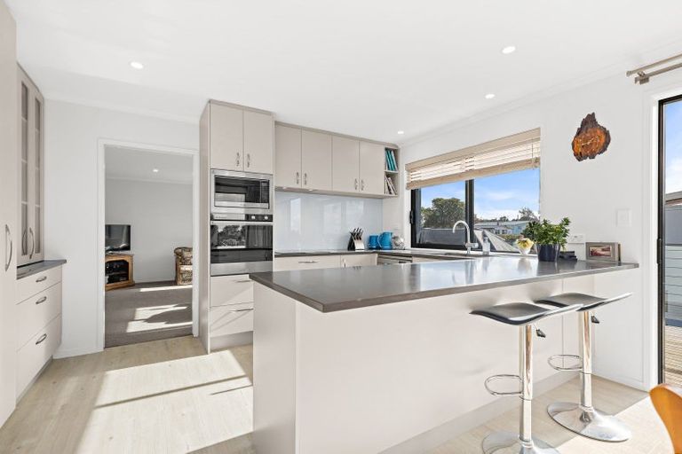 Photo of property in 21 Washington Avenue, Snells Beach, 0920