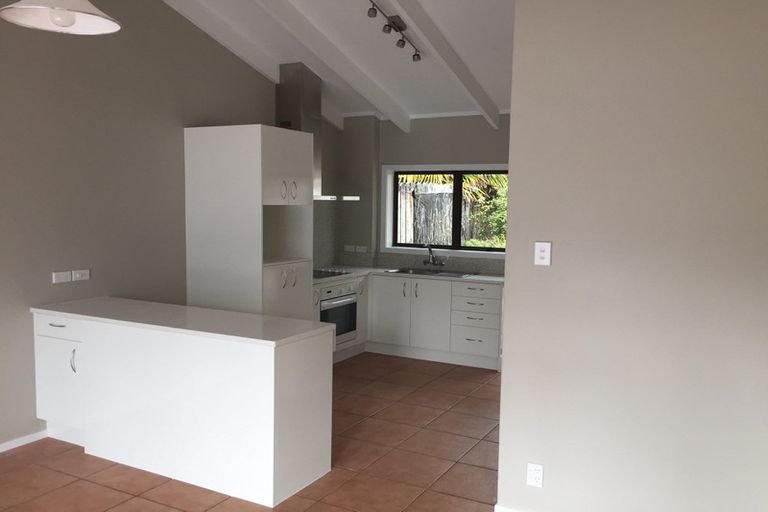 Photo of property in 1/77 Konini Road, Titirangi, Auckland, 0604