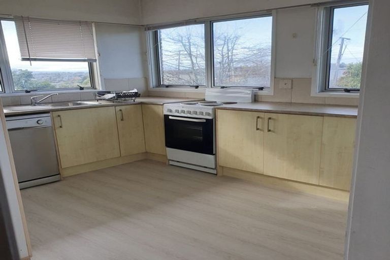 Photo of property in 940 East Coast Road, Northcross, Auckland, 0630