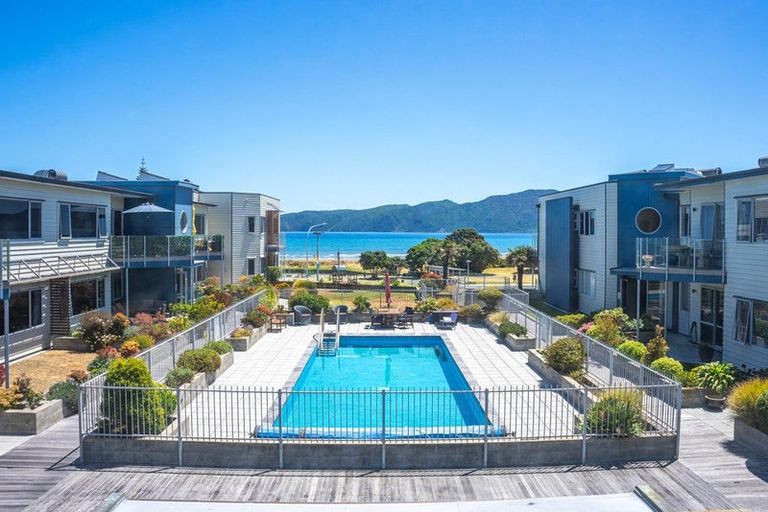 Photo of property in 4-u27 Seaview Road, Paraparaumu Beach, Paraparaumu, 5032