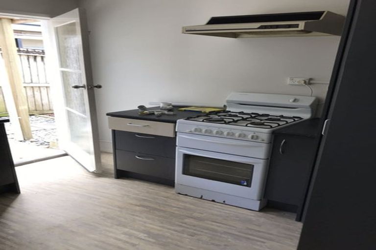 Photo of property in 35b Sartors Avenue, Northcross, Auckland, 0630