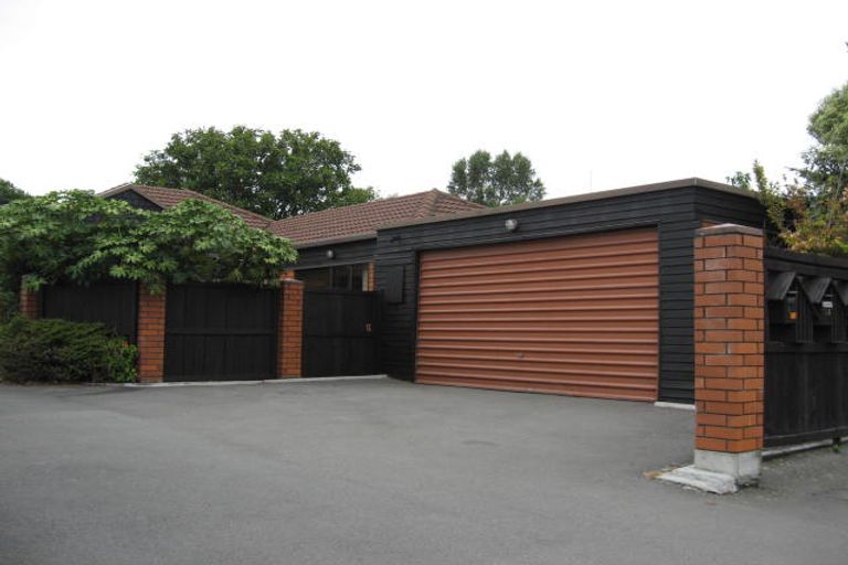 Photo of property in 8 Angela Street, Upper Riccarton, Christchurch, 8041