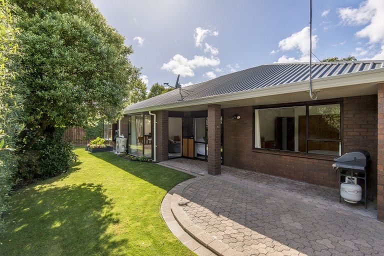 Photo of property in 2/9a Kingham Place, Avonhead, Christchurch, 8042