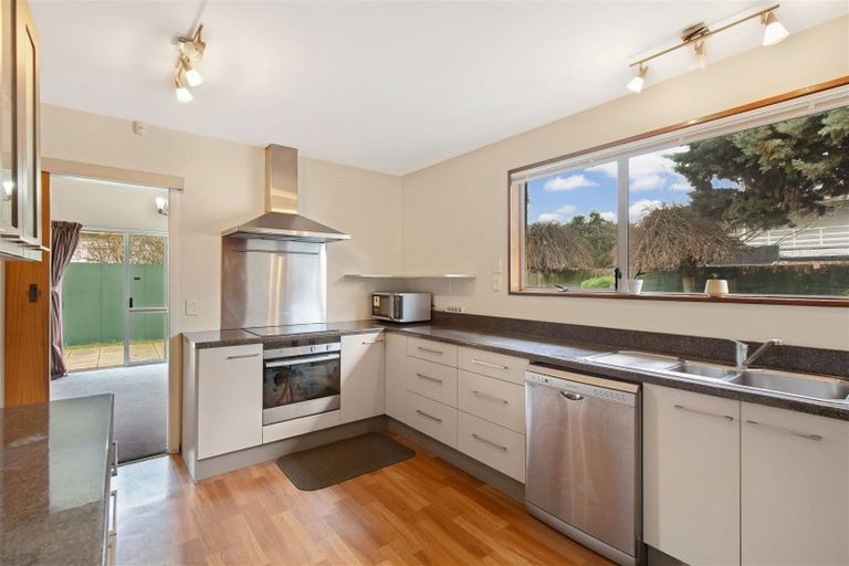 Photo of property in 32a Nortons Road, Avonhead, Christchurch, 8042