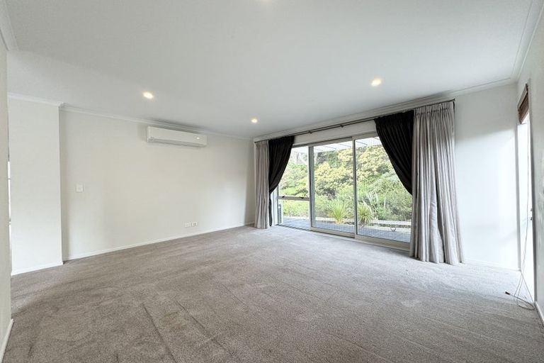 Photo of property in 2 Orowaru Avenue, Massey, Auckland, 0614