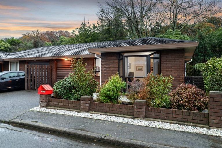 Photo of property in 1/8 Torvill And Dean Lane, Cashmere, Christchurch, 8022