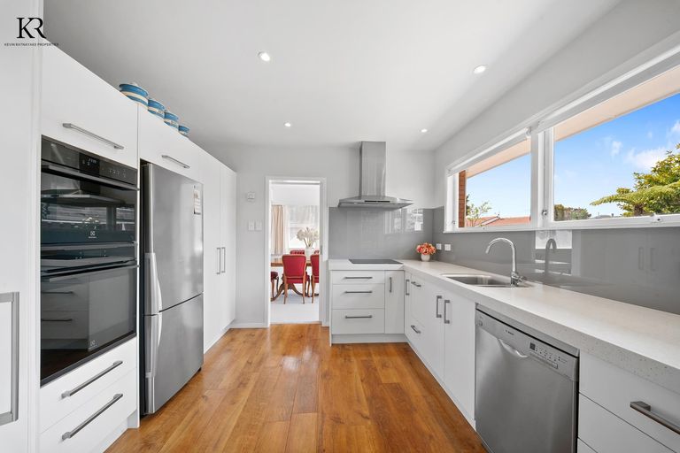 Photo of property in 10 Alf Walker Place, Papakura, 2110