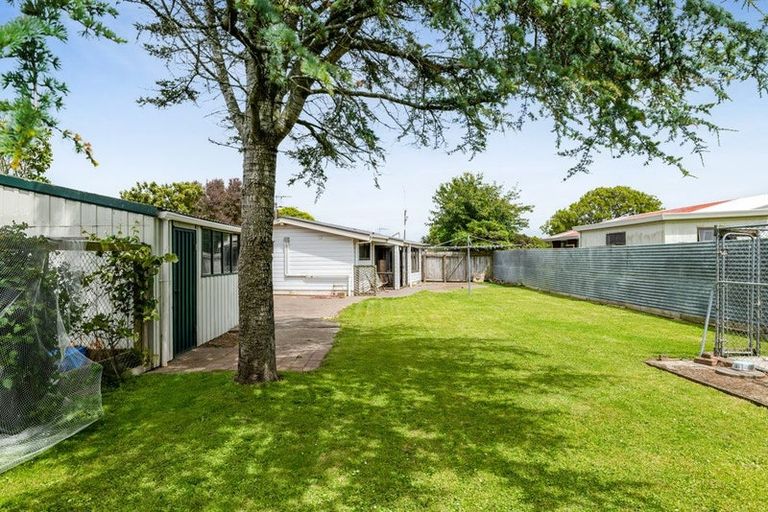 Photo of property in 242 Waihi Road, Hawera, 4610