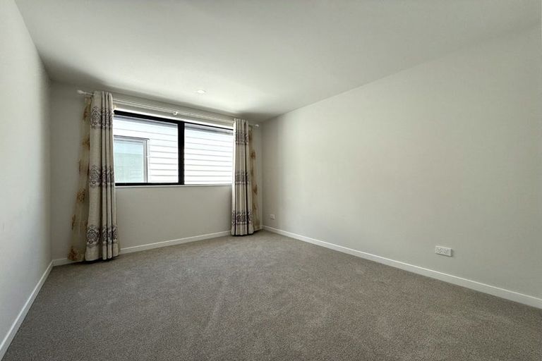 Photo of property in 13d Williams Road, Hobsonville, 0618