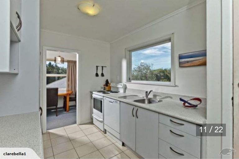 Photo of property in 23 Ellice Road, Totara Vale, Auckland, 0629