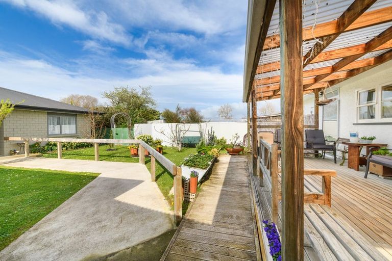 Photo of property in 17 Sinclair Avenue, Highbury, Palmerston North, 4412